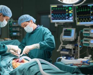 食道切除術後の鼻胃チューブの必要性再評価：北欧多施設試験からの洞察