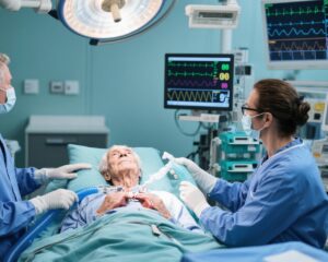 Optimizing Anesthesia in Elderly NSCLC Patients: Impact of Midazolam and Dexmedetomidine Co-Administration on Hemodynamics and Stress Response